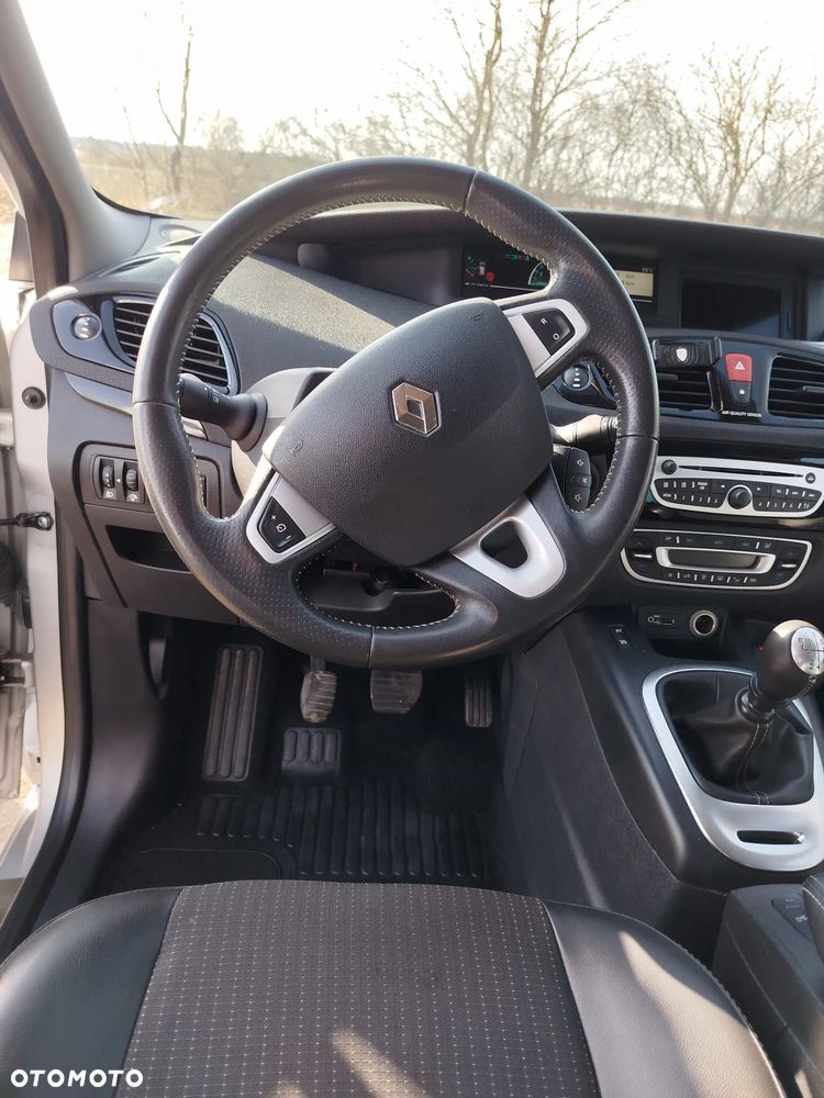 Renault Scenic Energy dCi 130 Start & Stop Bose Edition - 30