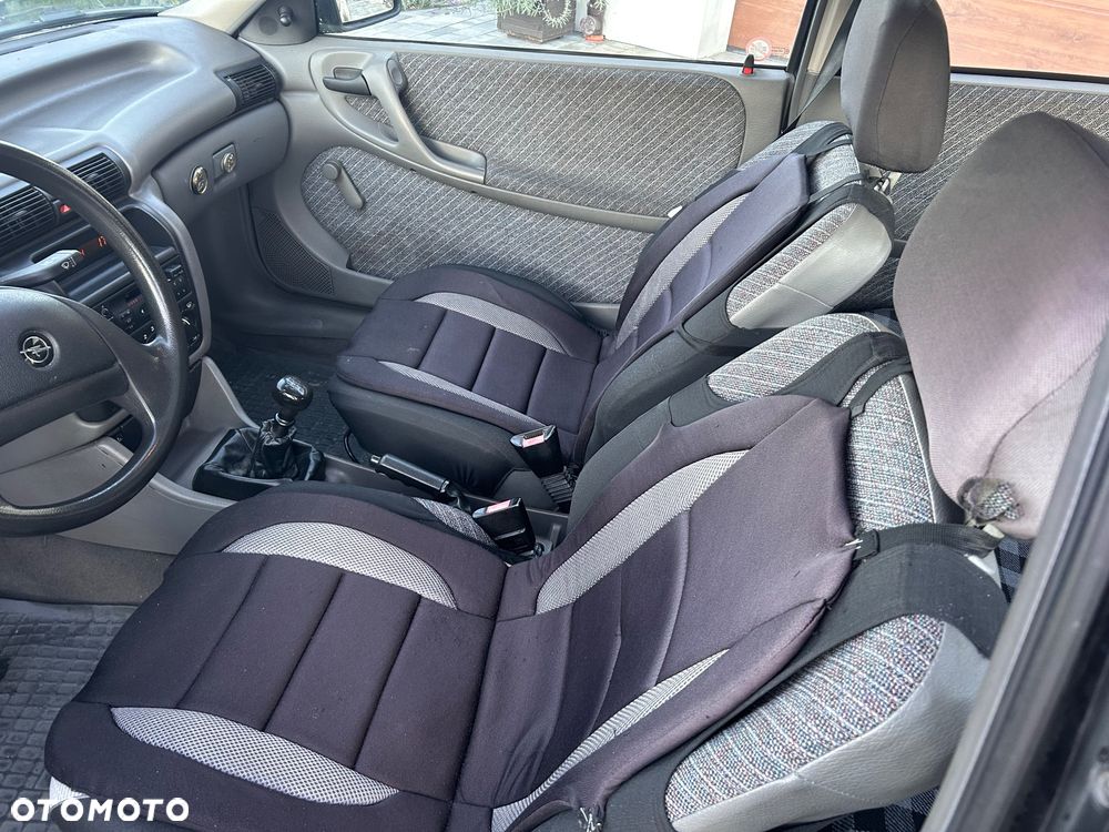 Opel Astra 1.4 GL - 9