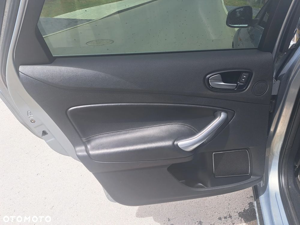Ford Mondeo - 13