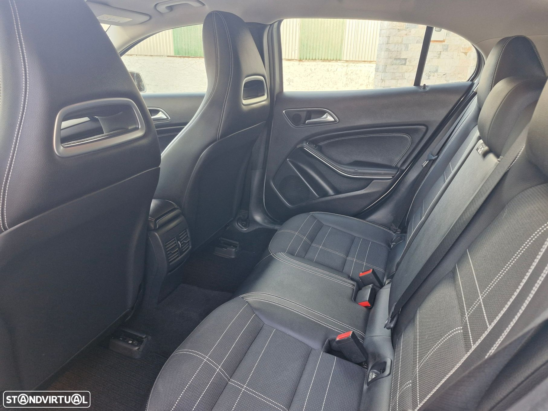 Mercedes-Benz GLA 180 CDi Urban - 15
