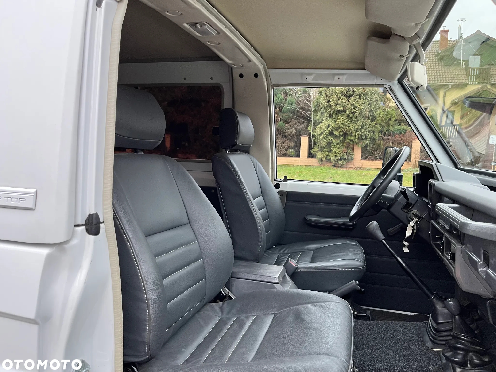 Toyota Land Cruiser HT LX - 32