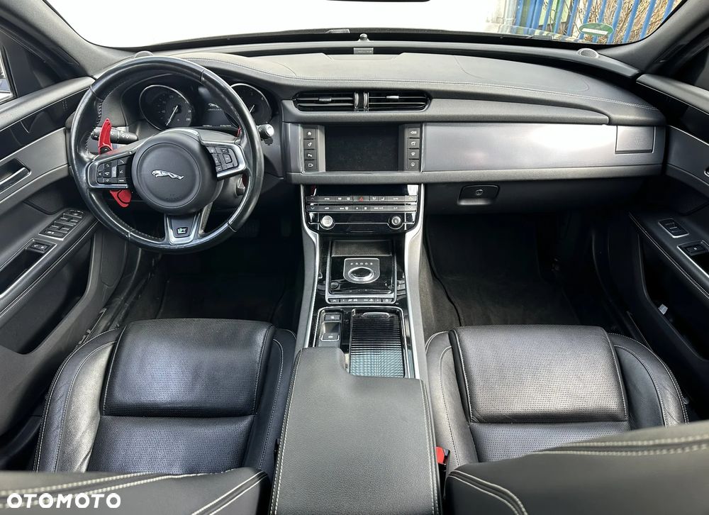 Jaguar XF 30d 300 Sport - 9