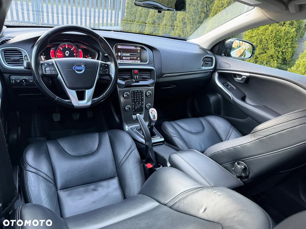 Volvo V40 D2 Momentum - 17