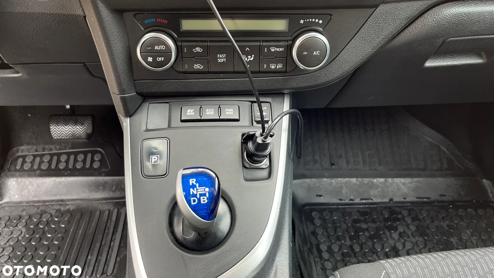 Toyota Auris - 13