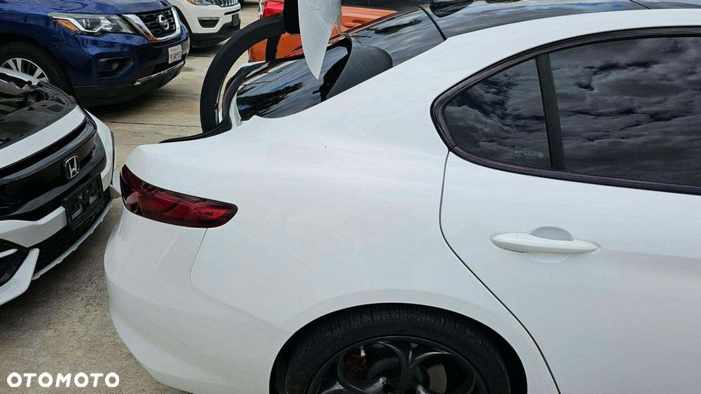 Alfa Romeo Giulia - 16