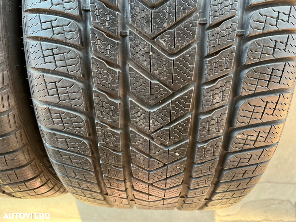 vând 2 anvelope 315/30/21 Pirelli de iarnă ca noi - 2