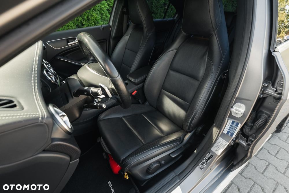 Mercedes-Benz Klasa A AMG 45 4Matic AMG Speedshift 7G-DCT - 13