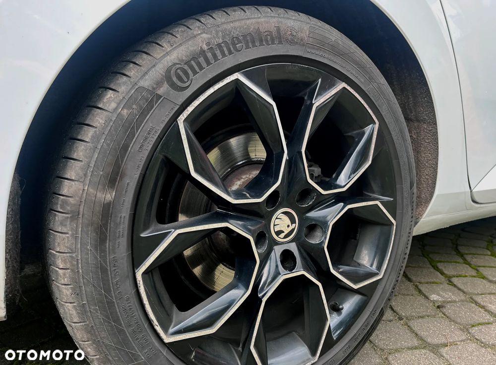 Skoda Superb 2.0 TDI 4x4 L&K DSG - 16