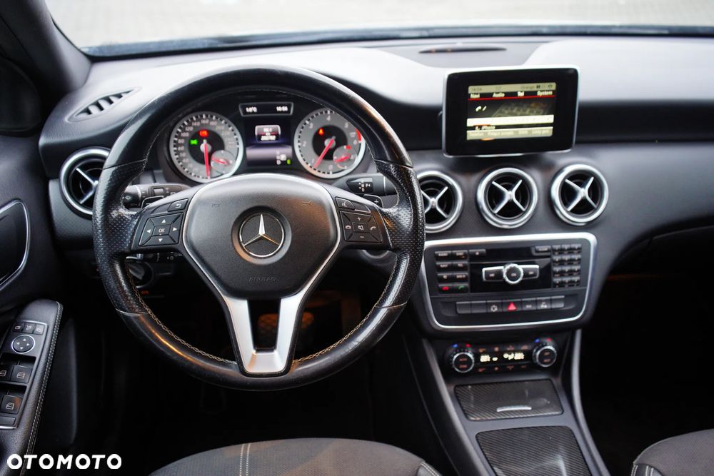 Mercedes-Benz Klasa A 200 CDI (BlueEFFICIENCY) 7G-DCT - 27