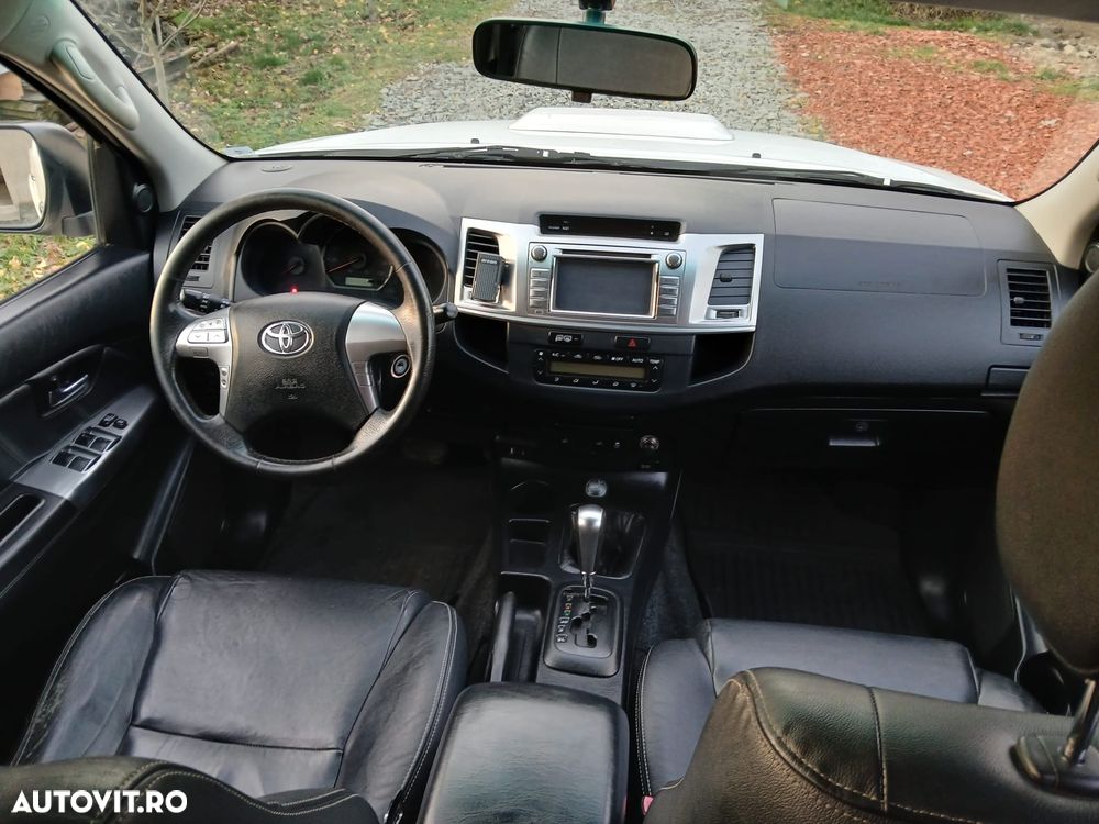 Toyota Hilux 4x4 Double Cab DPF Autm. Executive - 6