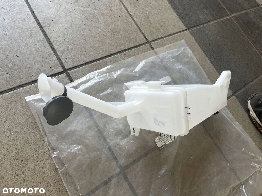 Zbiornik zbiorniczek spryskiwaczy NISSAN MICRA K13 - 2