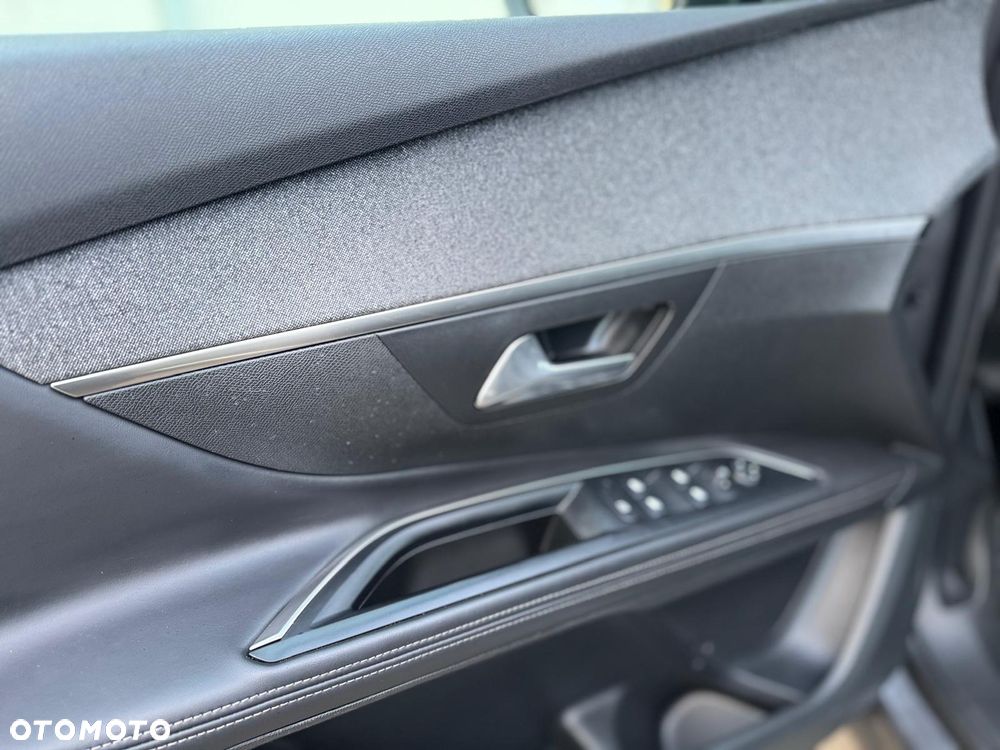 Peugeot 5008 BlueHDi 130 Allure - 29