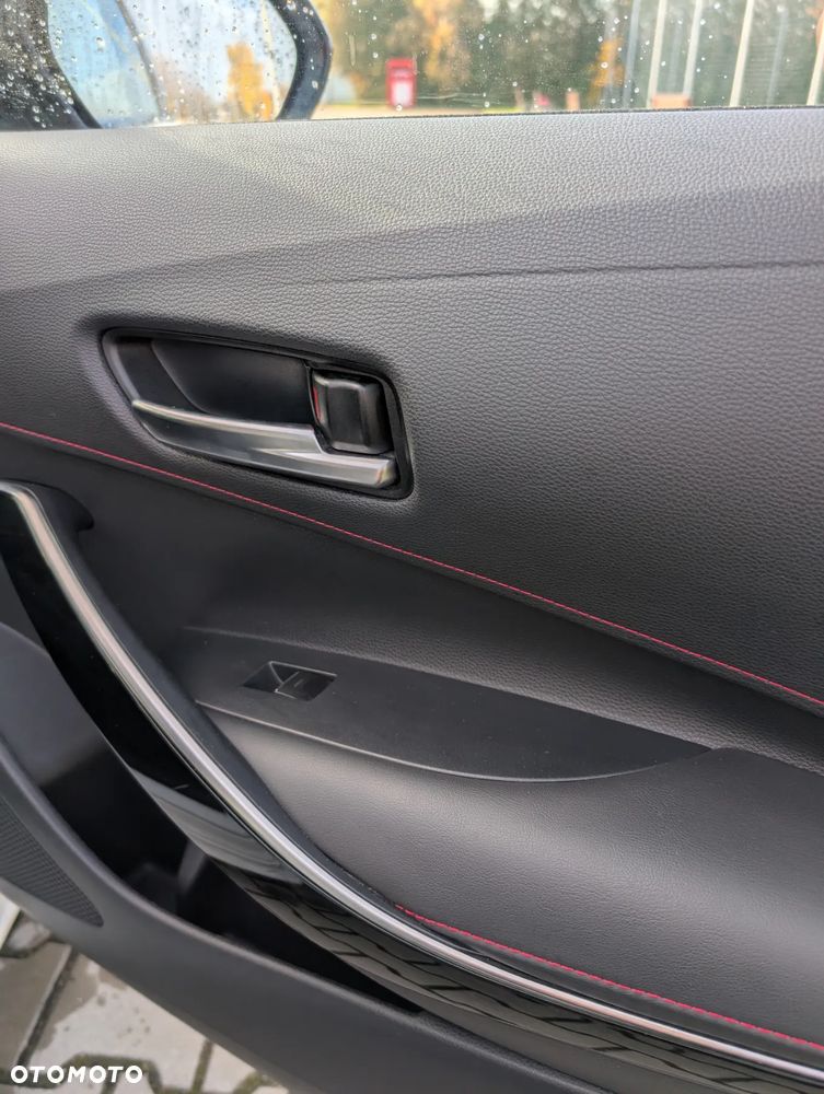 Toyota Corolla 2.0 Hybrid Executive - 23