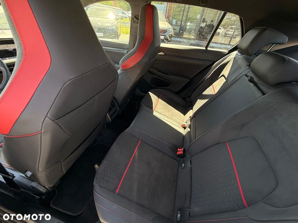 Volkswagen Golf - 17