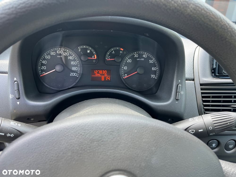Fiat Punto 1.2 8V Active - 18