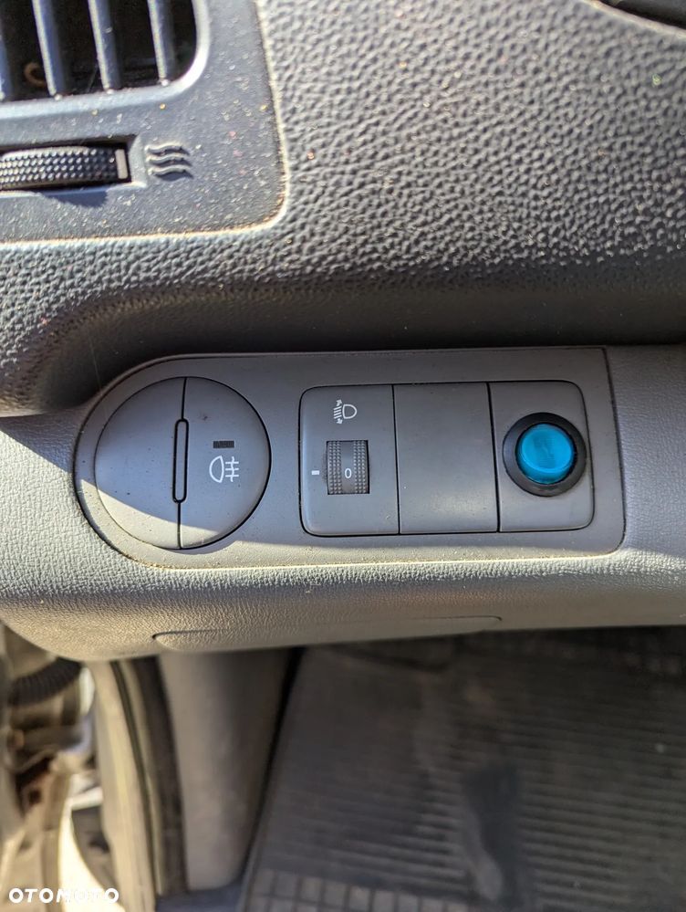 Hyundai H1 - 12