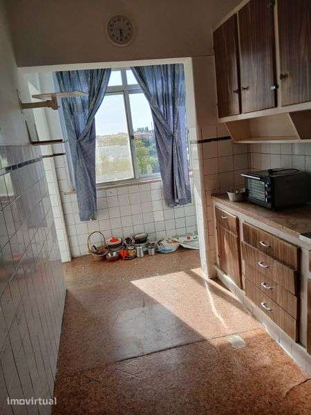 Vende-se T2 + 1 no Fogueteiro - Grande imagem: 5/5