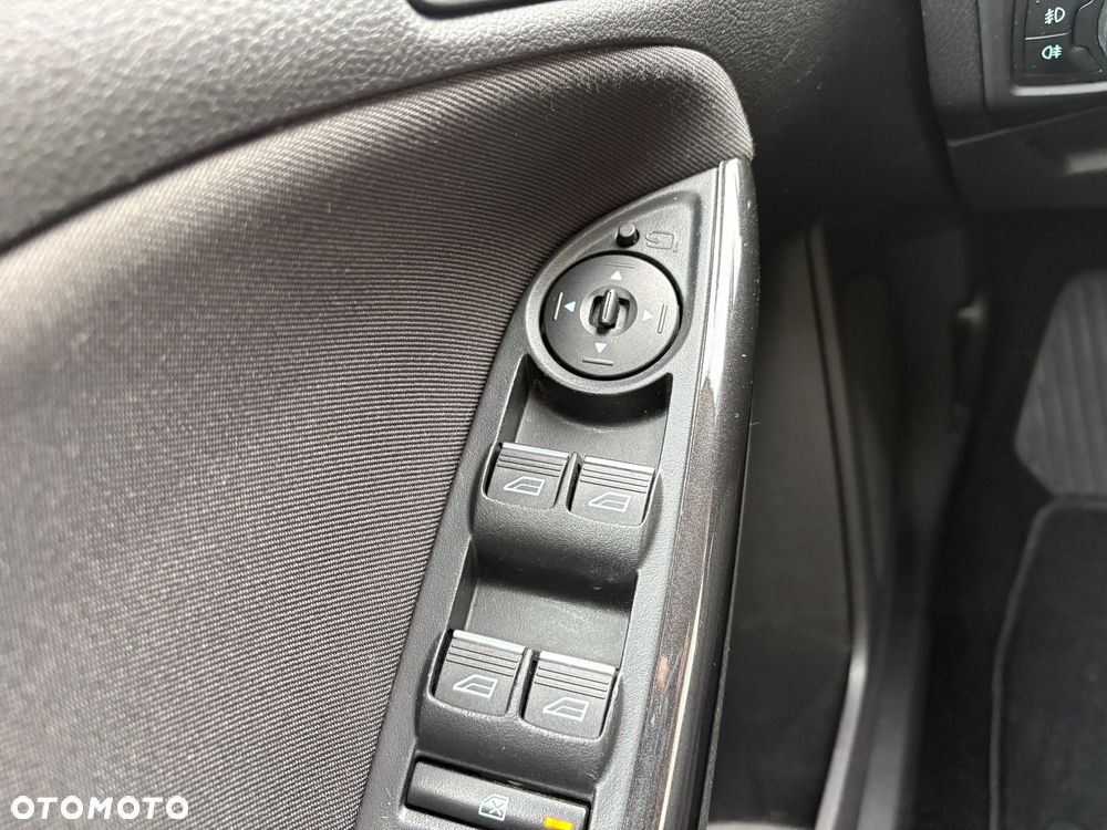 Ford Focus 1.0 EcoBoost Titanium - 27