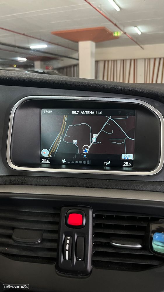 Volvo V40 D2 - 11