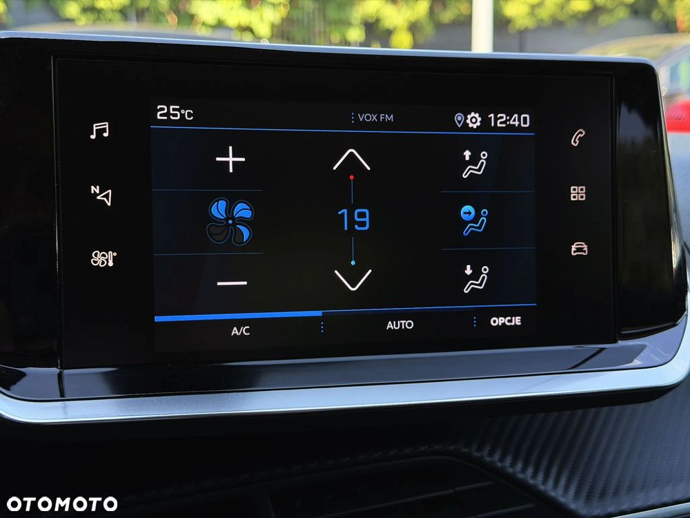 Peugeot 2008 1.5 BlueHDi Allure Pack S&S EAT8 - 28