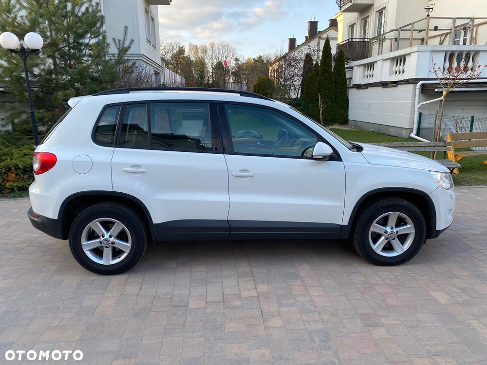 Volkswagen Tiguan 2.0 TDI DPF BlueMotion Technology Trend & Fun - 4