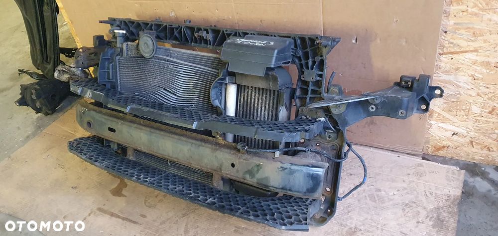 Pas przedni wzmocnienie chłodnice kompletny Kia Sportage III 2.0 CRDI - 6