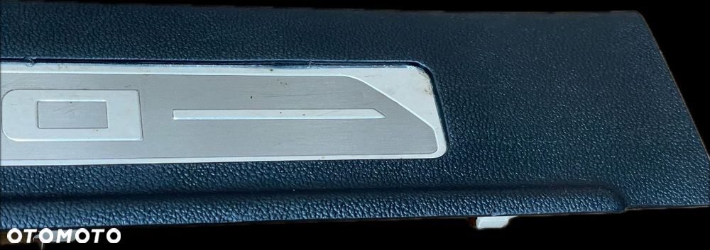 P8 GMC YUKON XL DENALI IV 2015 - OSŁONA PROGU LISTWA PRAWA PRZÓD 23433413 - 3