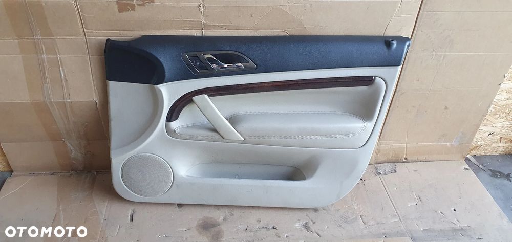 Boczek drzwi tapicerka prawy przód przednia prawa skóra Skoda Superb I - 1