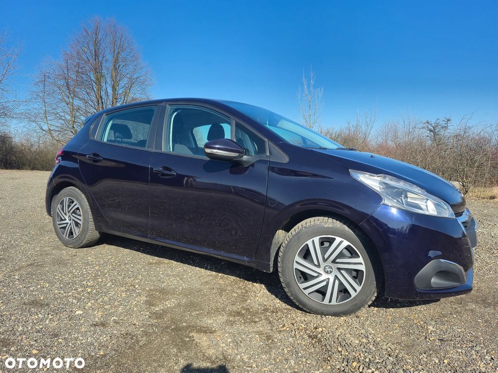 Peugeot 208 - 4