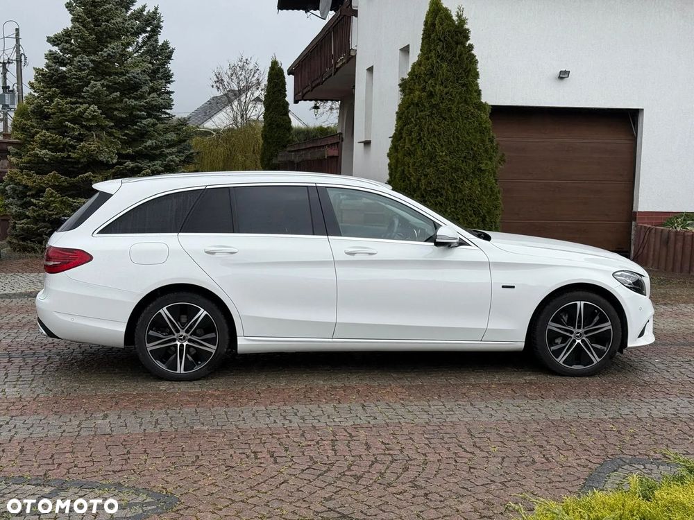 Mercedes-Benz Klasa C 300 de 9G-TRONIC - 16