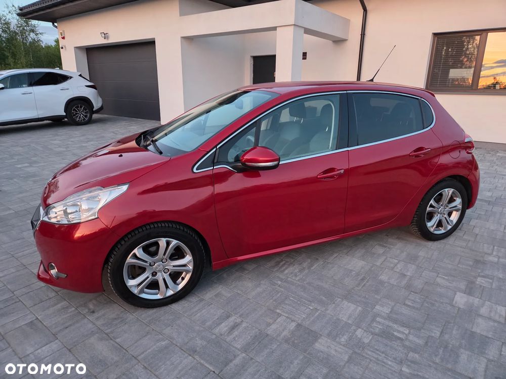 Peugeot 208 - 16