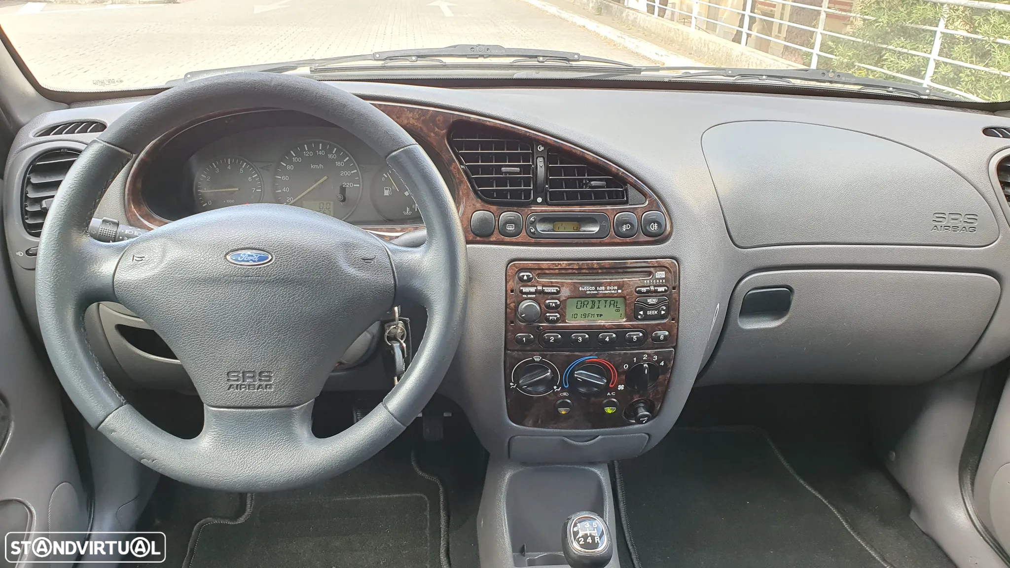 Ford Fiesta 1.25 Ghia - 15