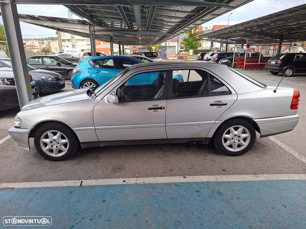 Mercedes-Benz C 220 D Elegance - 2