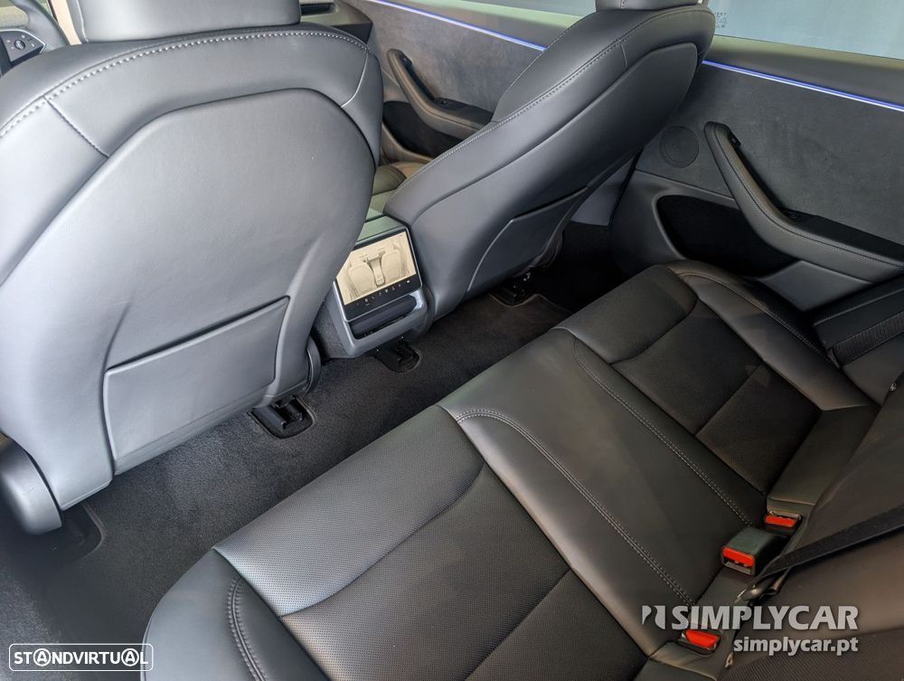 Tesla Model 3 - 7