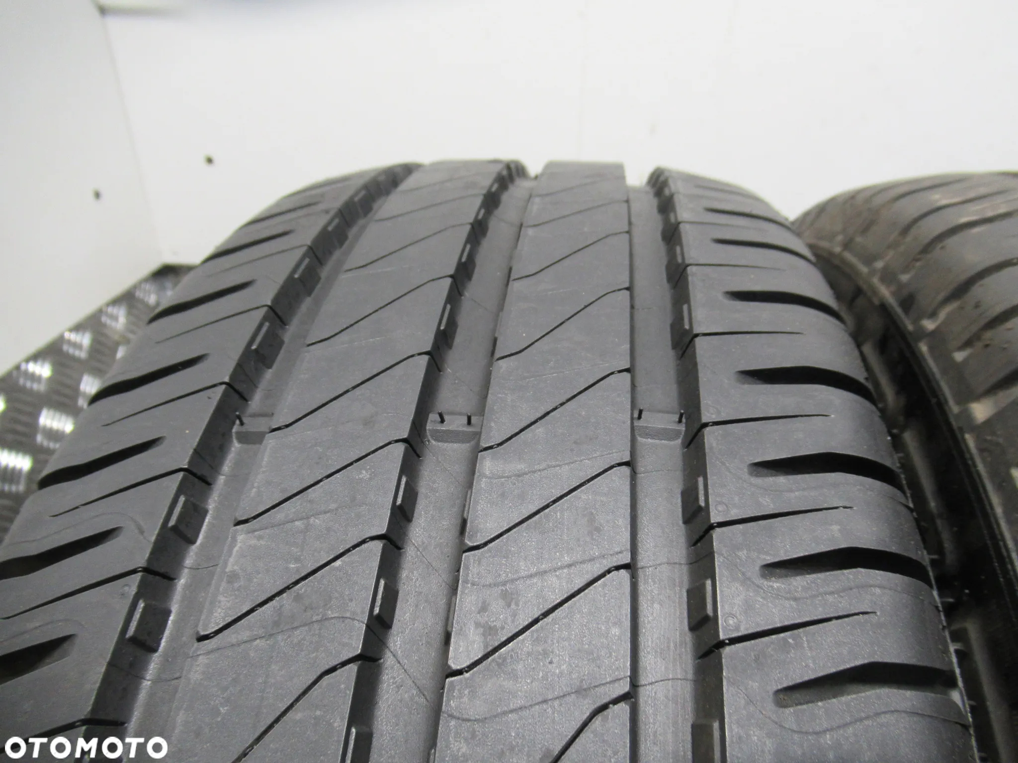 DEMO 4x Michelin Agilis 3 215/65/16c nr.16c24 23rok - 5