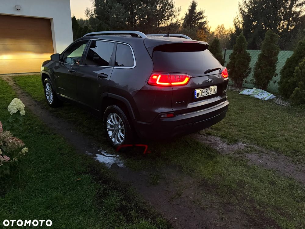 Jeep Cherokee - 37
