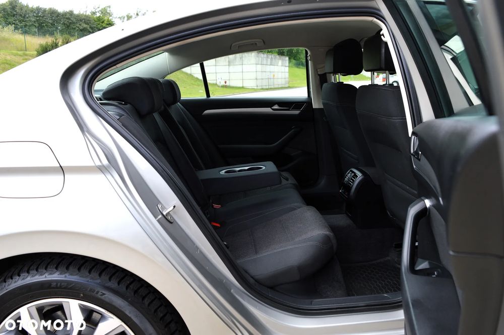 Volkswagen Passat 1.8 TSI BMT Comfortline DSG - 12