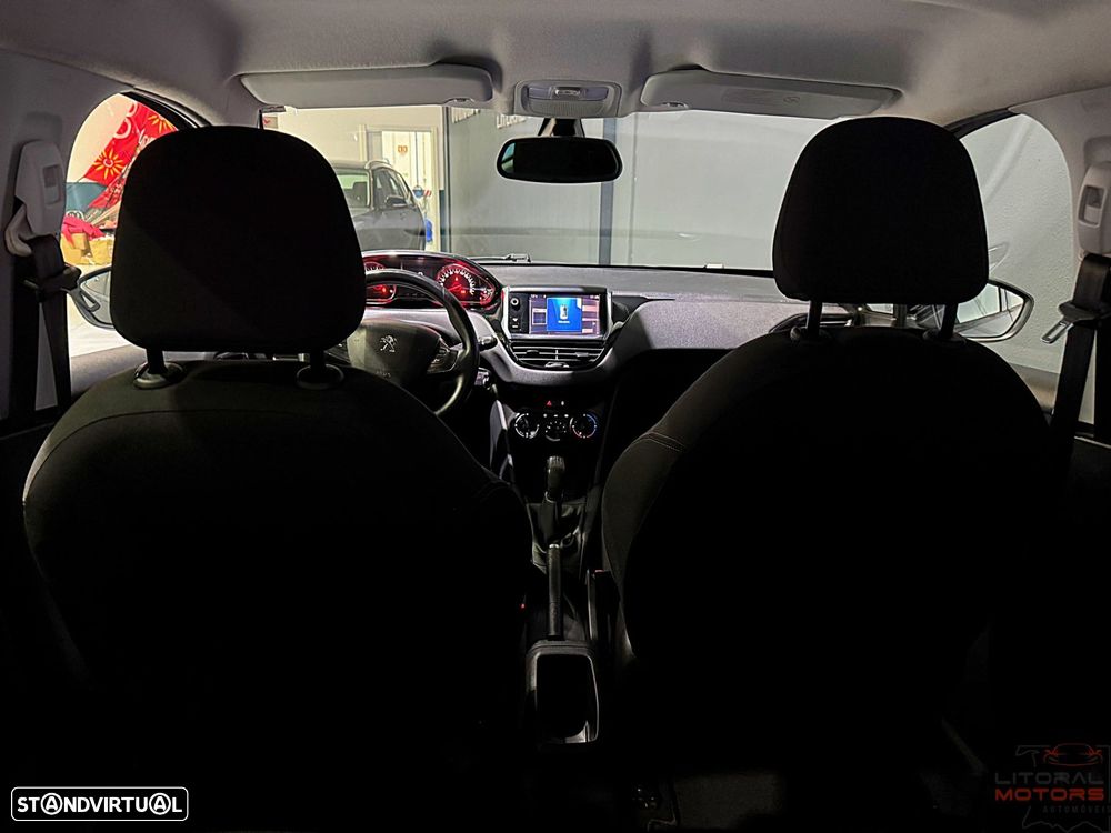 Peugeot 208 1.4 HDi SE Style - 28