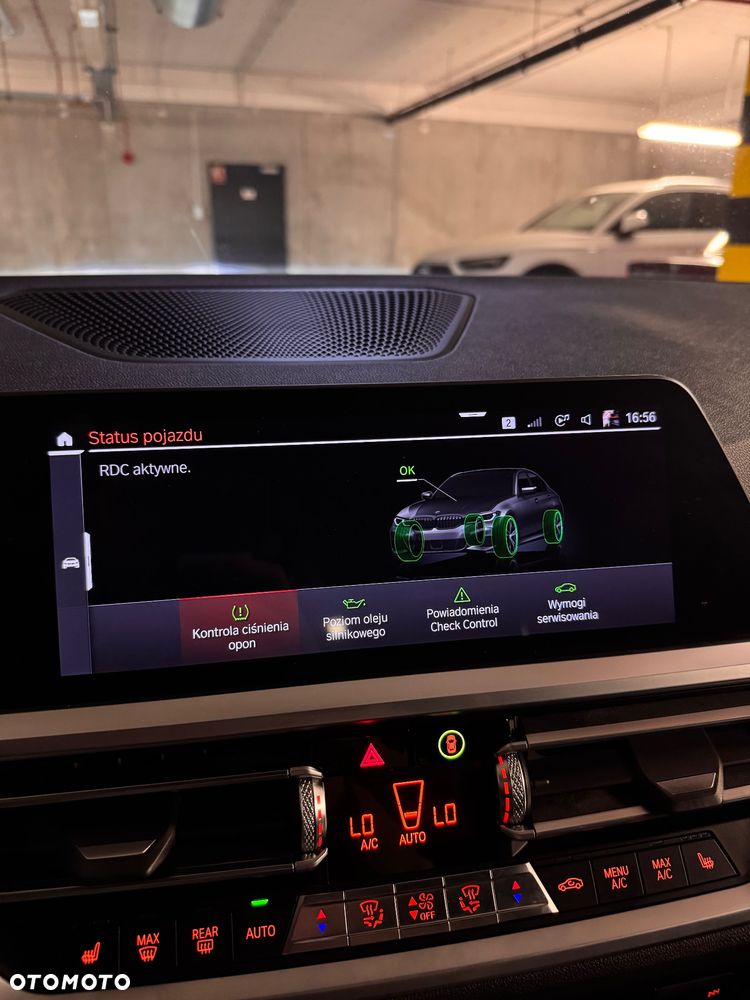 BMW Seria 3 330i - 25