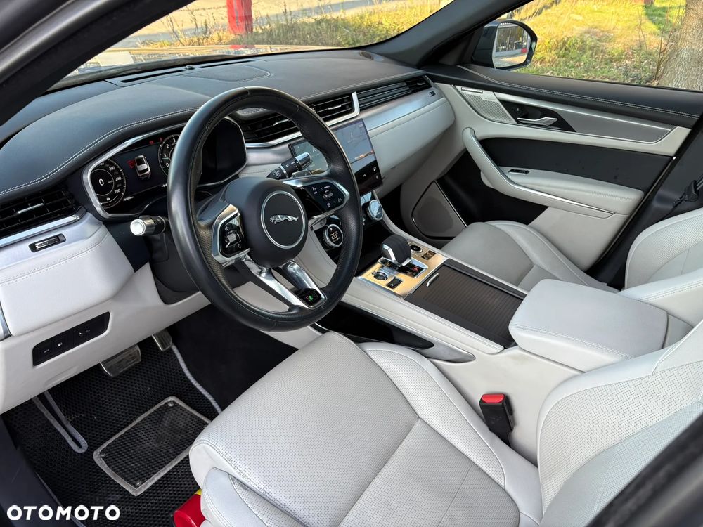 Jaguar F-Pace 2.0 P400e PHEV AWD R-Dynamic SE - 9