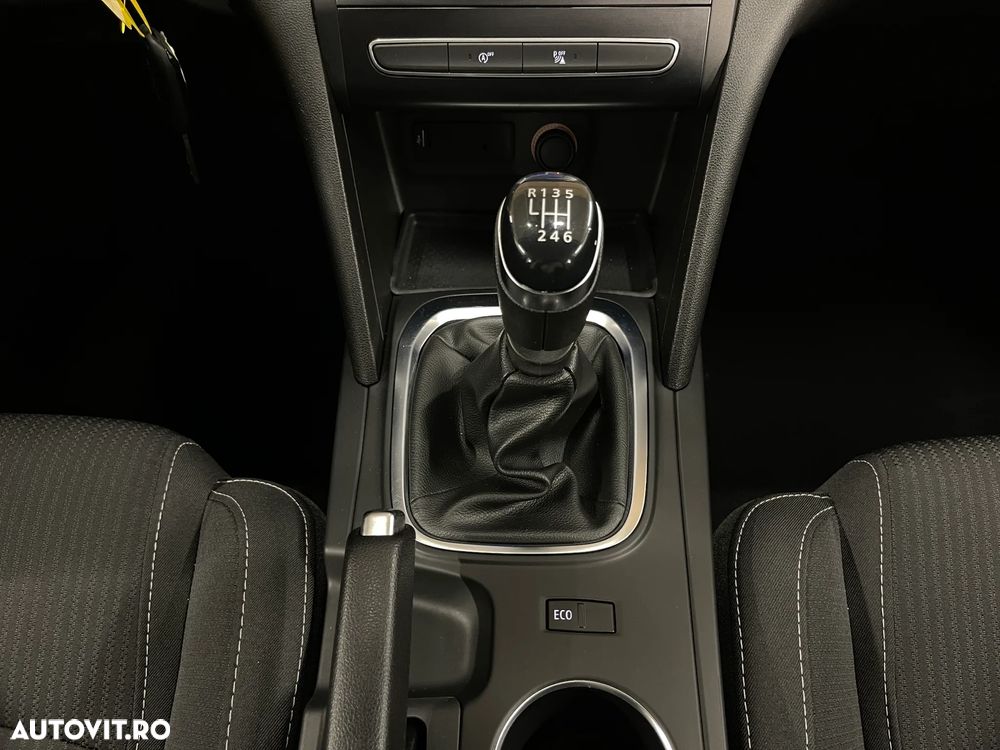 Renault Megane TCe 140 GPF Zen - 20