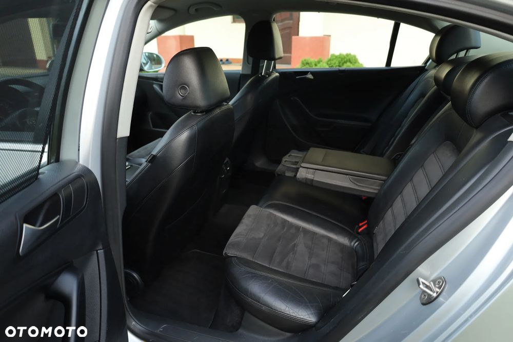 Volkswagen Passat 2.0 TDI DPF Highline - 20
