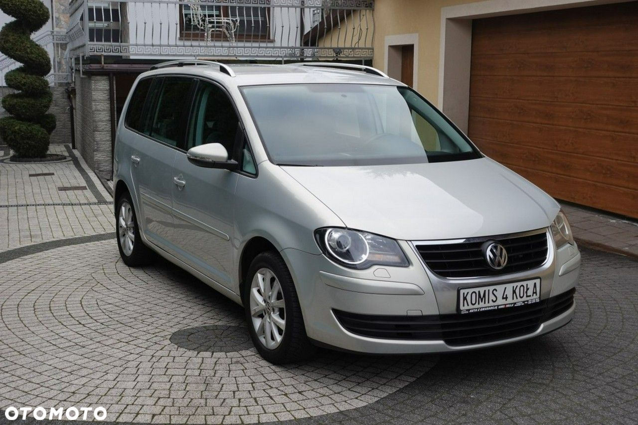 Volkswagen Touran - 8