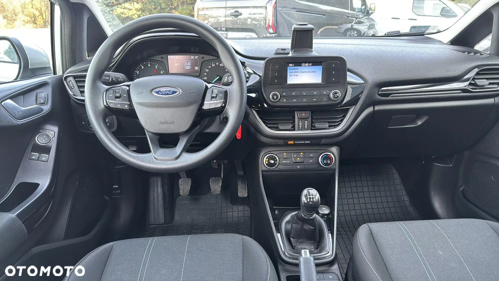Ford Fiesta 1.1 Trend - 22