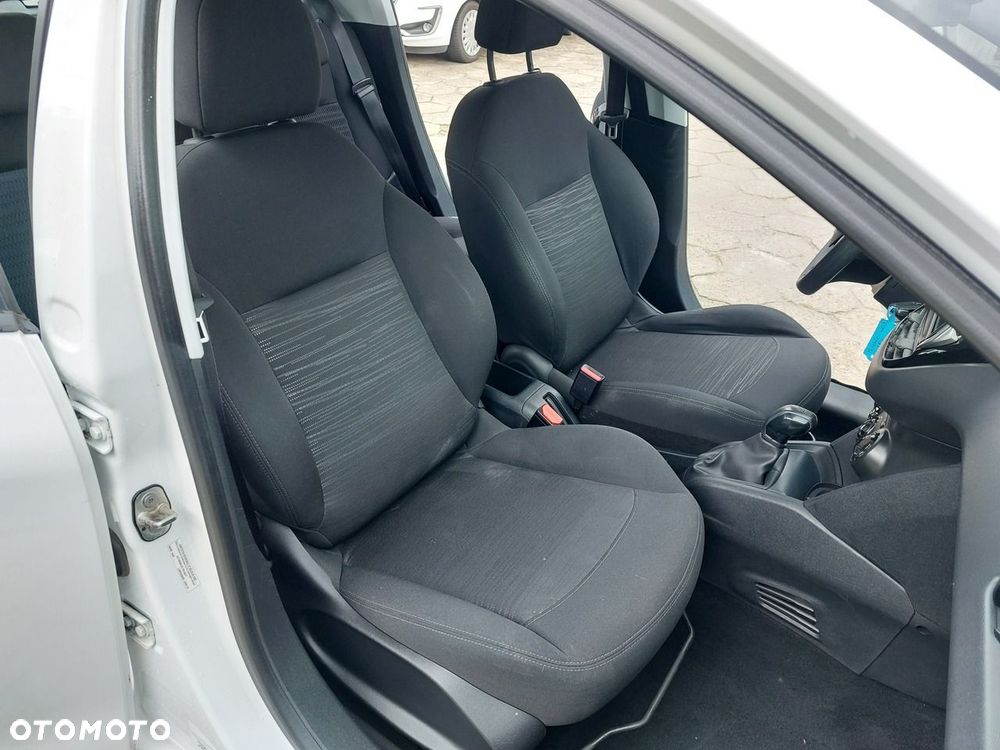 Peugeot 208 - 16
