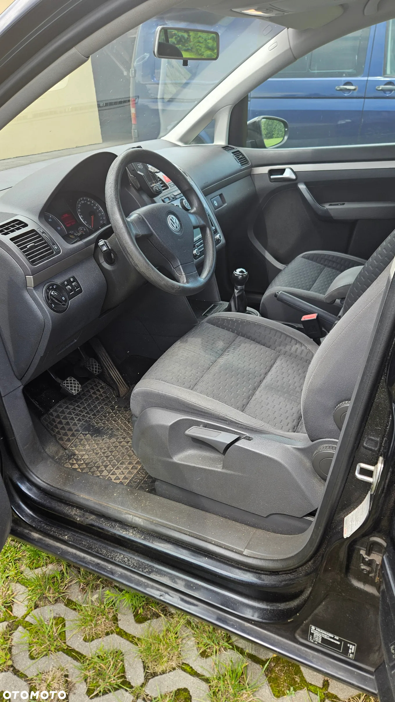 Volkswagen Touran - 10