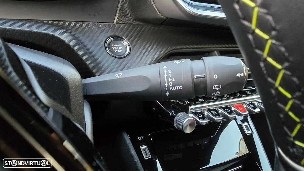 Peugeot e-208 GT - 17