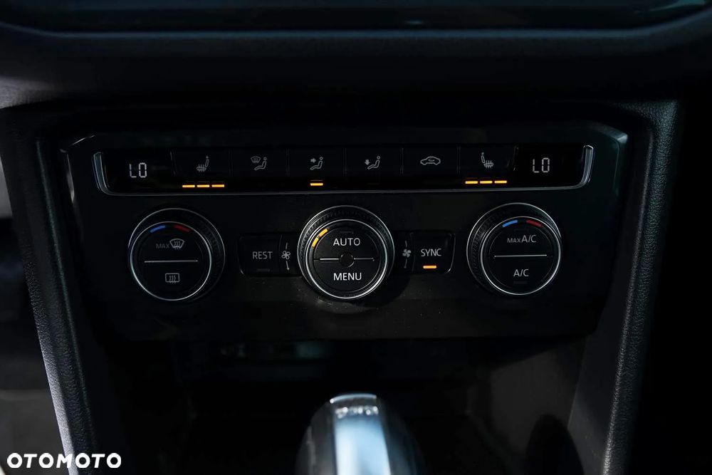 Volkswagen Tiguan - 19
