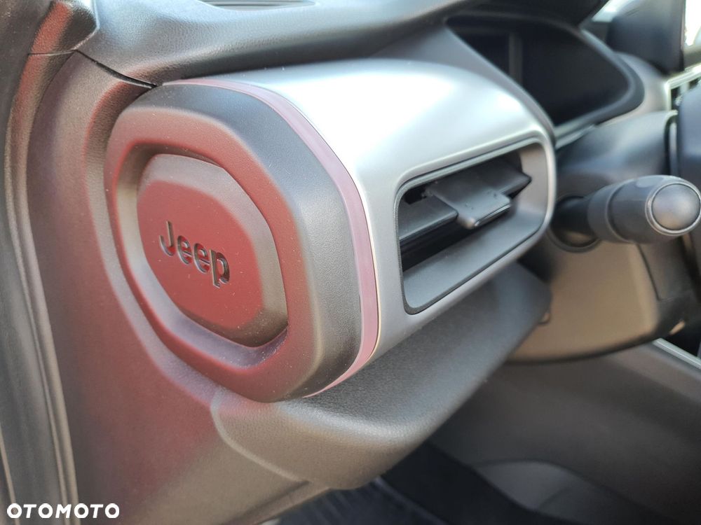 Jeep Avenger 1.2 GSE T3 Altitude FWD - 11