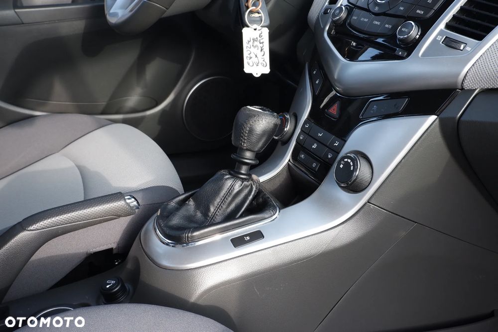 Chevrolet Cruze 1.6 LS - 7